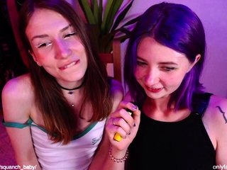 Masturbating amateur teen